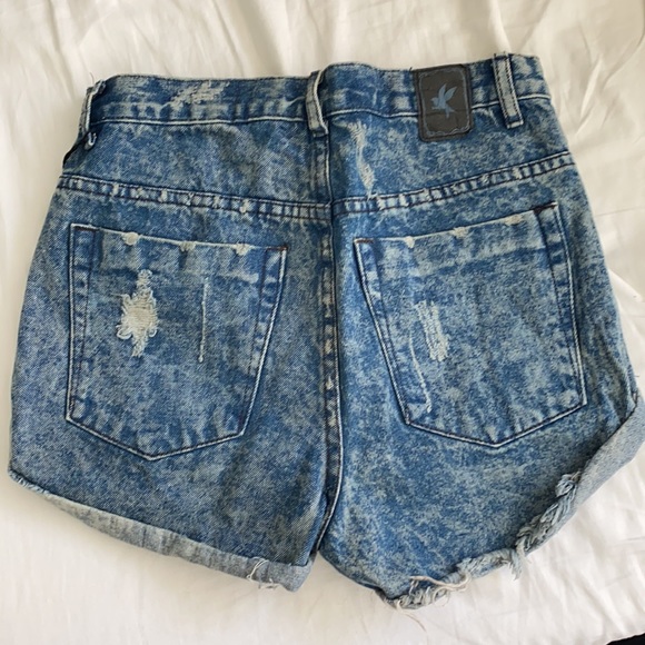 New with Tags- One Teaspoon Denim Shorts High Rise - Picture 2 of 3